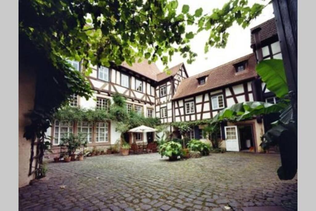 Historischer Adelshof Am Marktplatz, Atelier 70 M² Weinheim Exterior foto